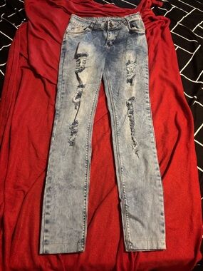 Light Acid Wash Distressed Skinny Jeans - Blue